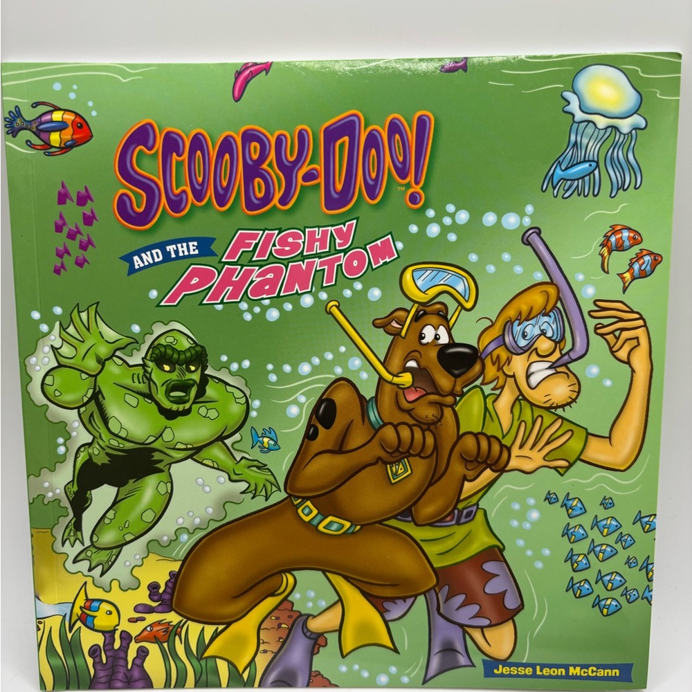 New Scooby Doo! Books Lot Of 5 Fishy Phantom Classroom Daycare McCann